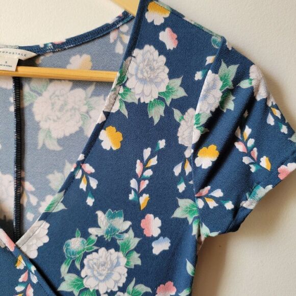 WORN ONCE AEROPOSTALE BLUE FLORAL WRAP STYLE DRESS SZ SMALL - Picture 14 of 16